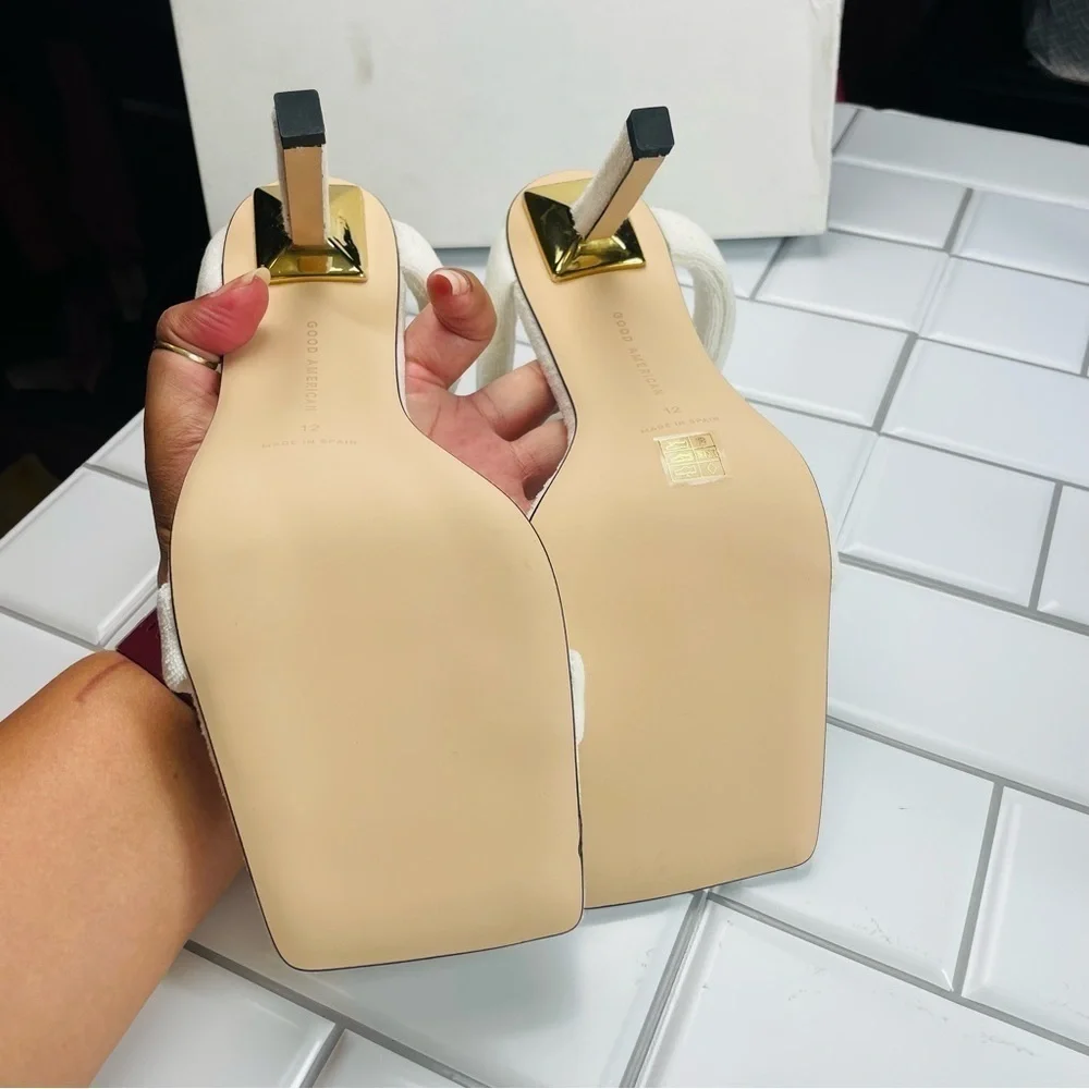 NIB GOOD AMERICAN WHITE‎ TERRY SLIP ON SANDALS